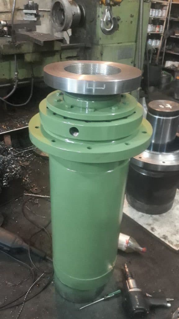 ساخت جک هیدرولیک ماشین آلات صنعتی و راهسازی طراحان نو در تبریز