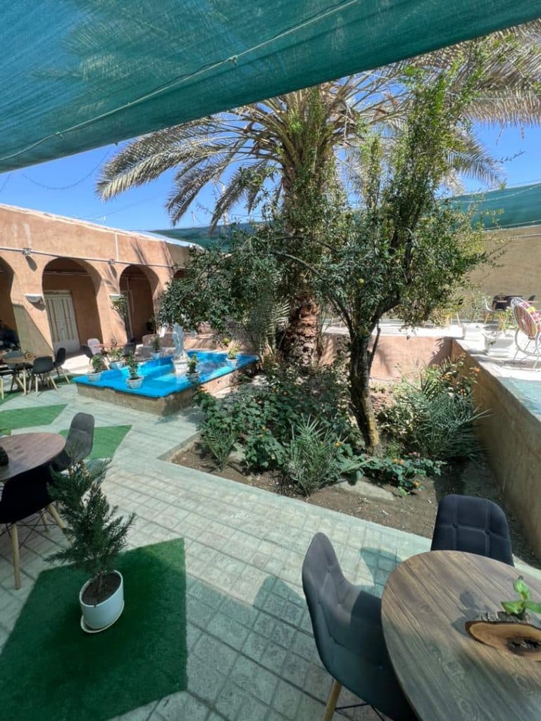 کافه رستوران آژا در حاج رشید سیرجان