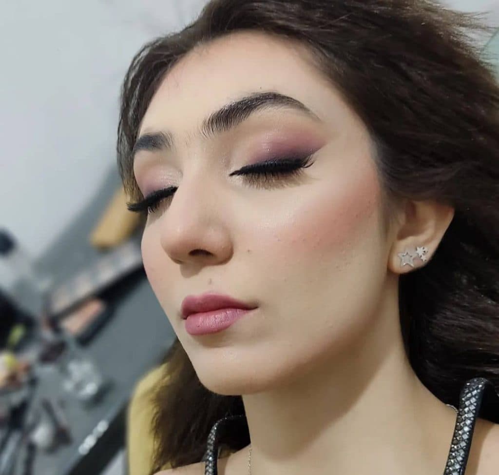 مرکز تخصصی زیبایی آیلا در درب قدیم دانشگاه آزاد بهبهان