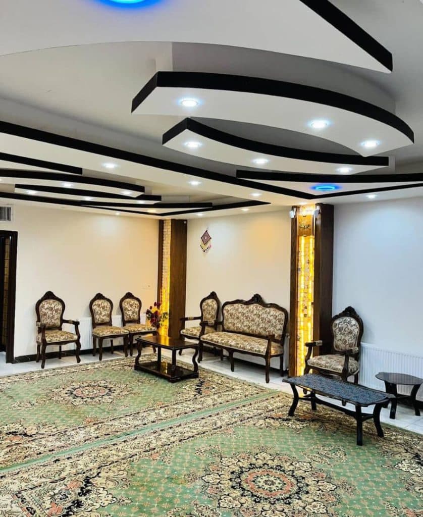 فروش و اجاره باغ ویلا اسف در باغ بهادران اصفهان