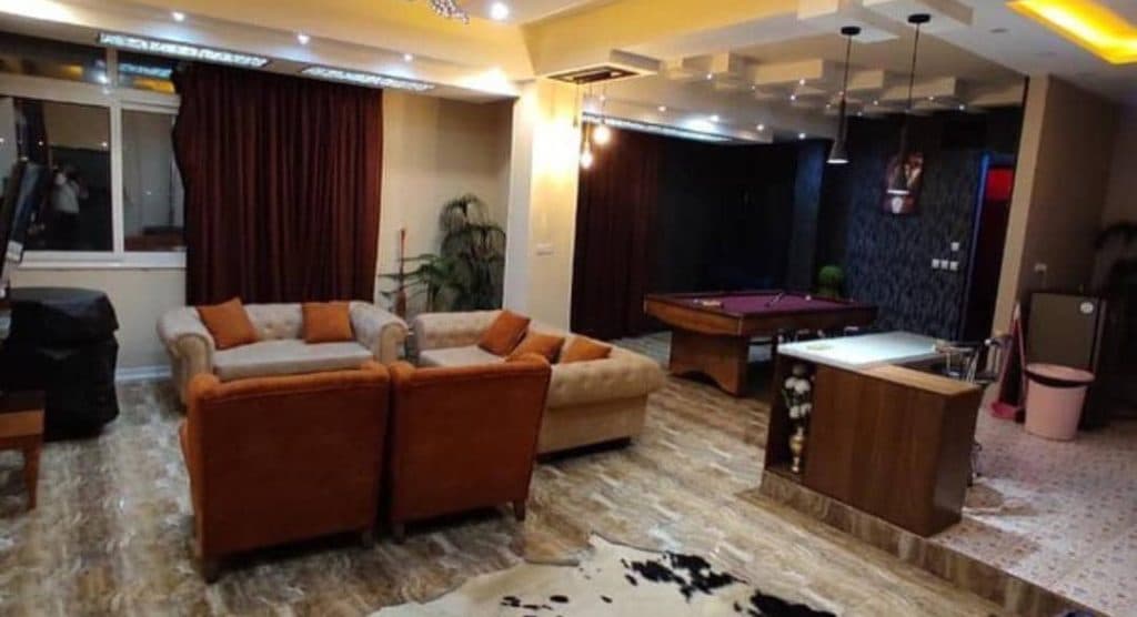 فروش و اجاره باغ ویلا اسف در باغ بهادران اصفهان