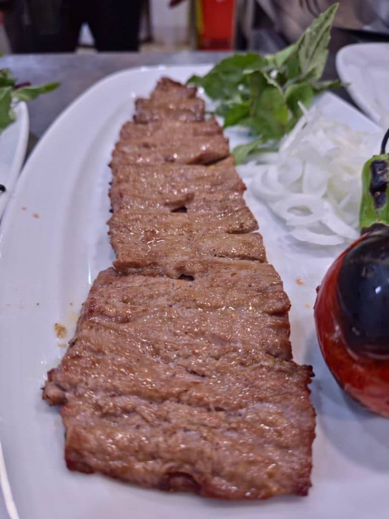 رستوران کلاسیک ملل در مراغه