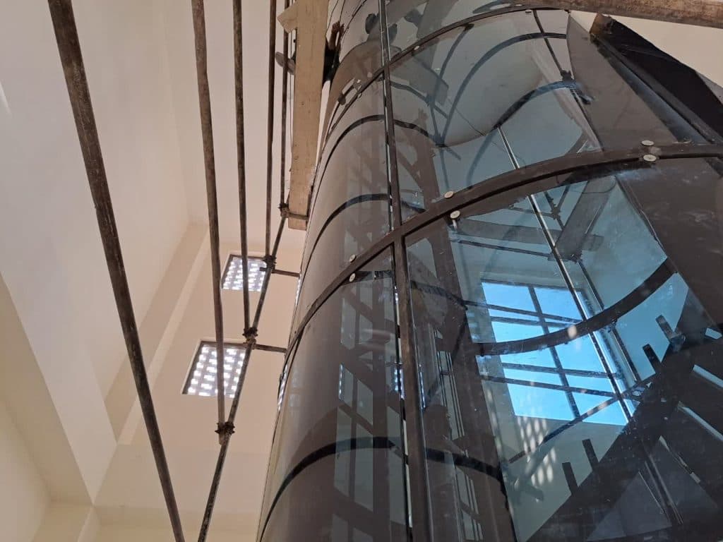 تولید شیشه لمینت خم و تخت کیان اسپادانا حیدری در زینبیه شمالی اصفهان