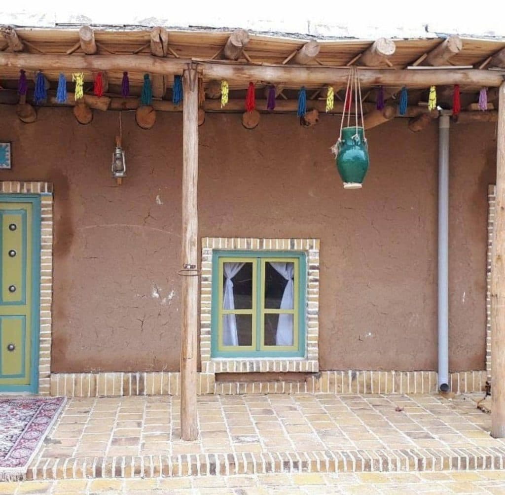 اقامتگاه بومگردی قدیم ندیما در نیشابور