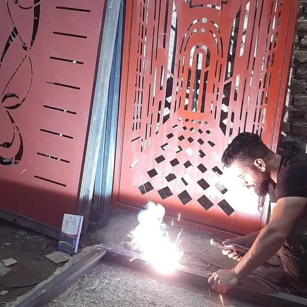 ساخت سازه های فلزی برادران غلامی در آستانه اشرفیه