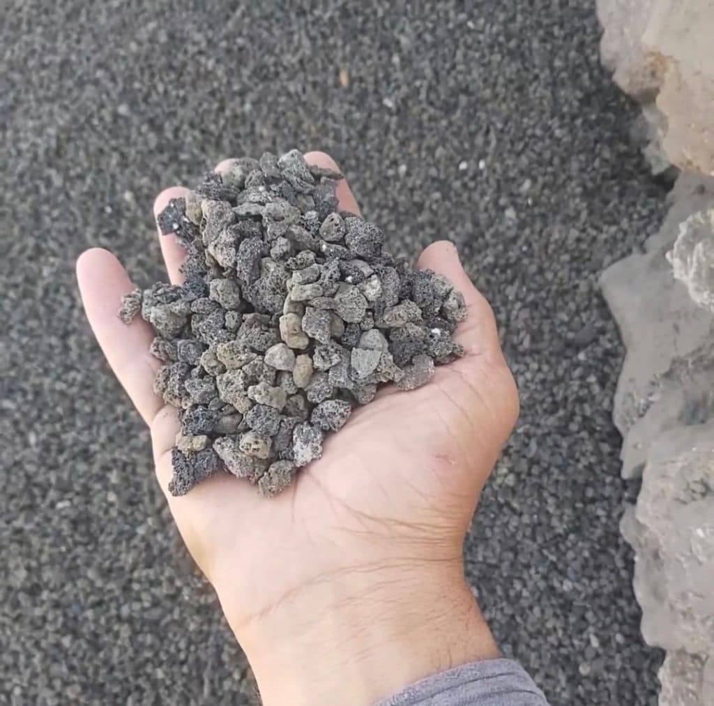 پخش و تولید پوکه معدنی سیاه و قهوه ای عبدی در قروه