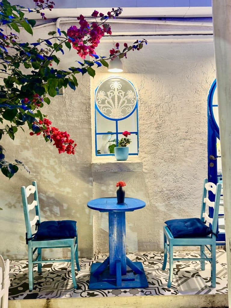 کافه رستوران لالالا LALALA در سرخرود