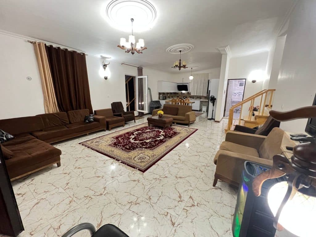 ویلا استخردار سعید مددپور در کلاردشت