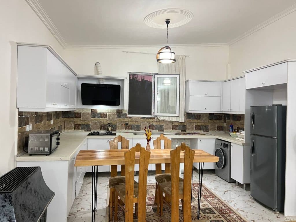 ویلا استخردار سعید مددپور در کلاردشت