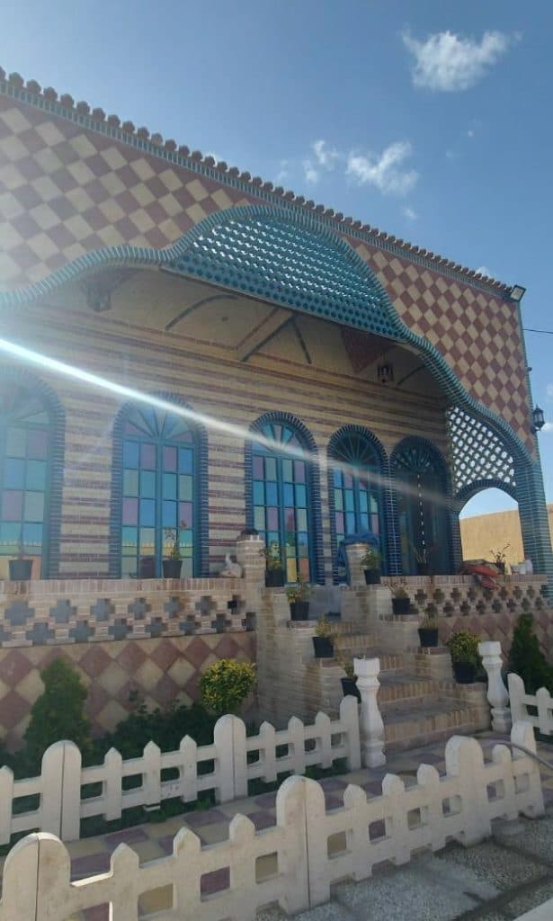 تولید و پخش آجر و کاشی سنتی میرزایی در اصفهان