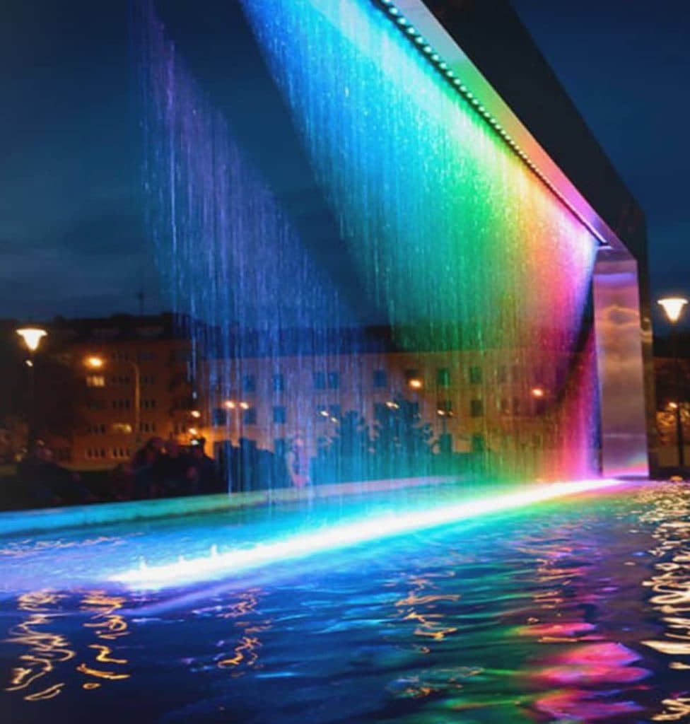 اجرا ابنما شیشه ای نازلهای بارانی ابنماکاران نیاگارا در کرج