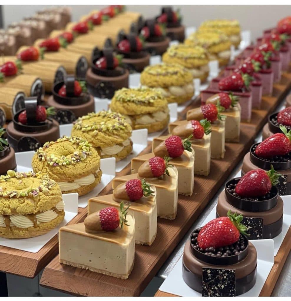 شیرینی سرای کاخ در شهریار