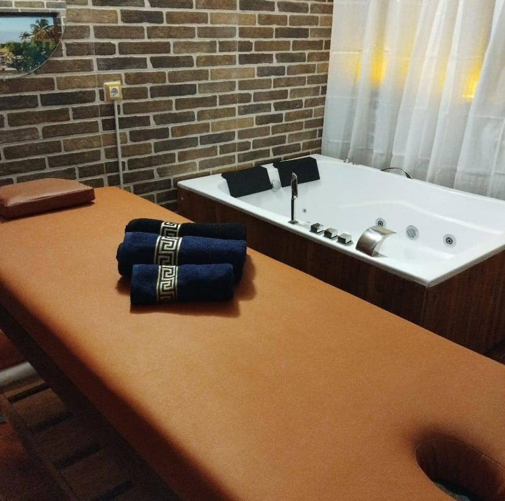 خدمات و آموزش ماساژ زمات در تنکابن