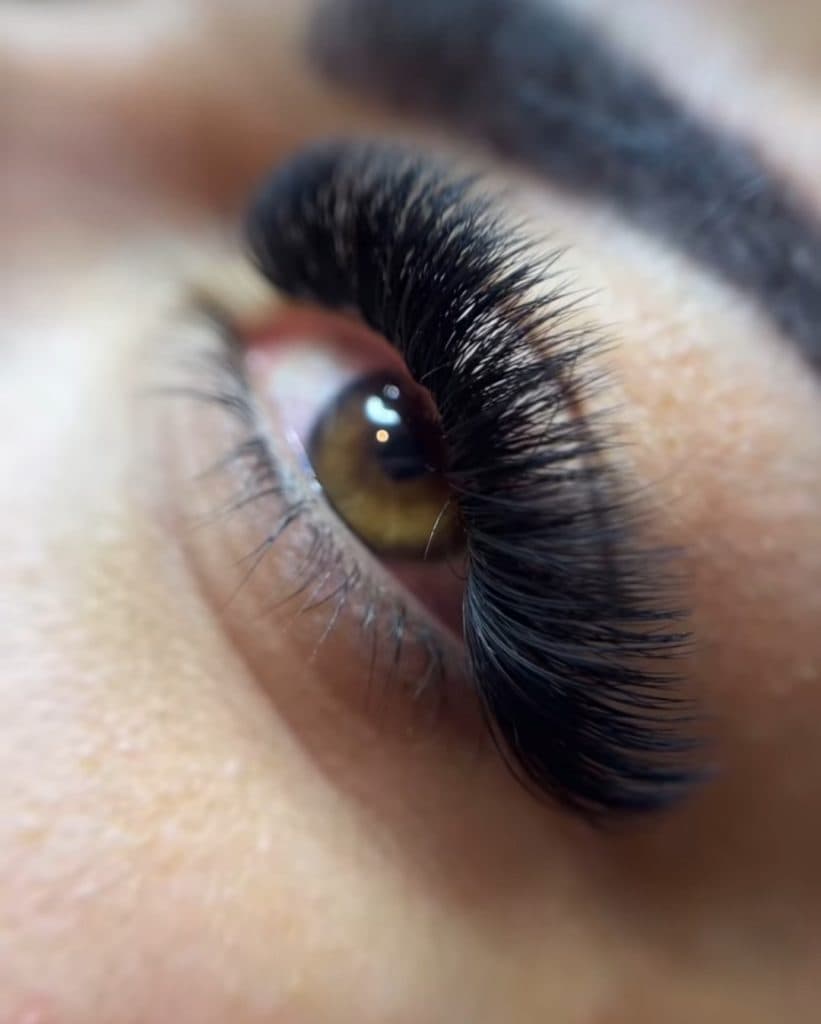 آموزش و خدمات تخصصی اکستنشن مژه بهشاد اصفهانی در اصفهان