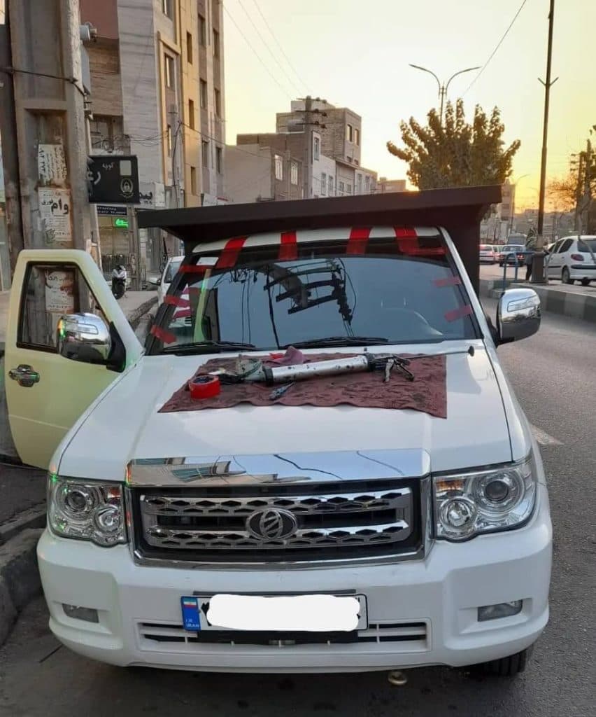 شیشه اتومبیل ونوس در شهر قدس