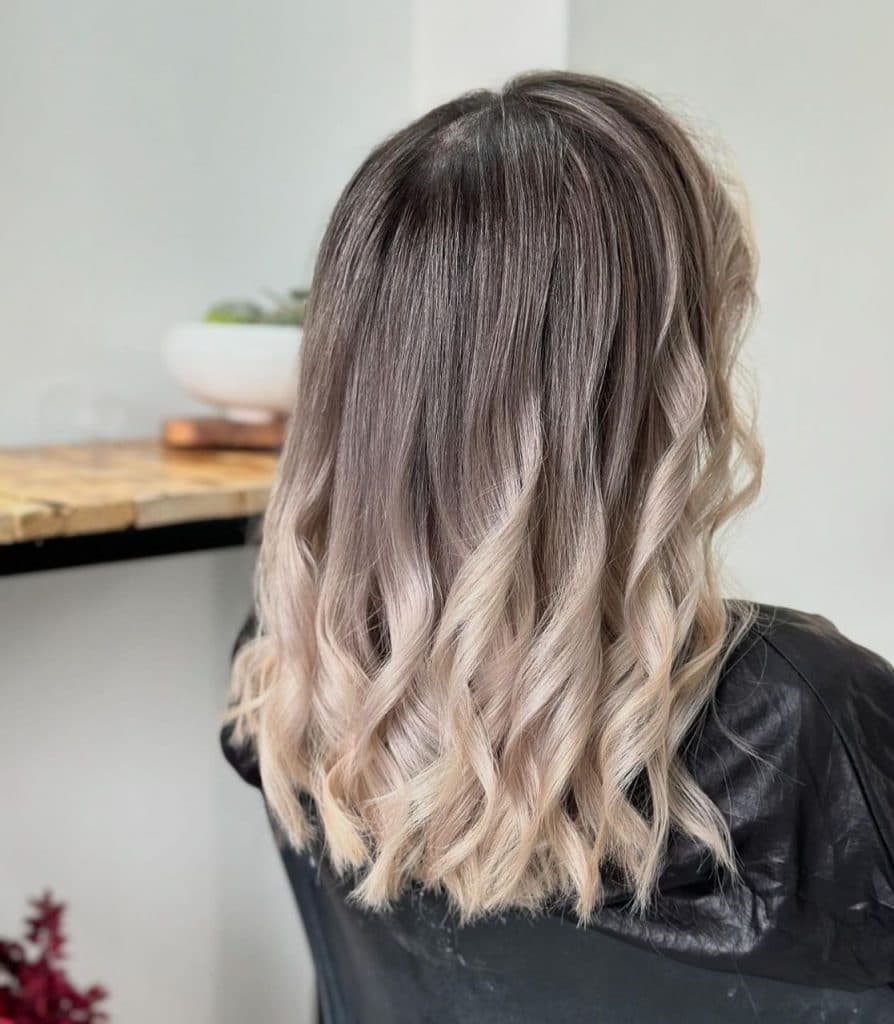 سالن زیبایی فائزه شاهوردی در مطهری بوشهر