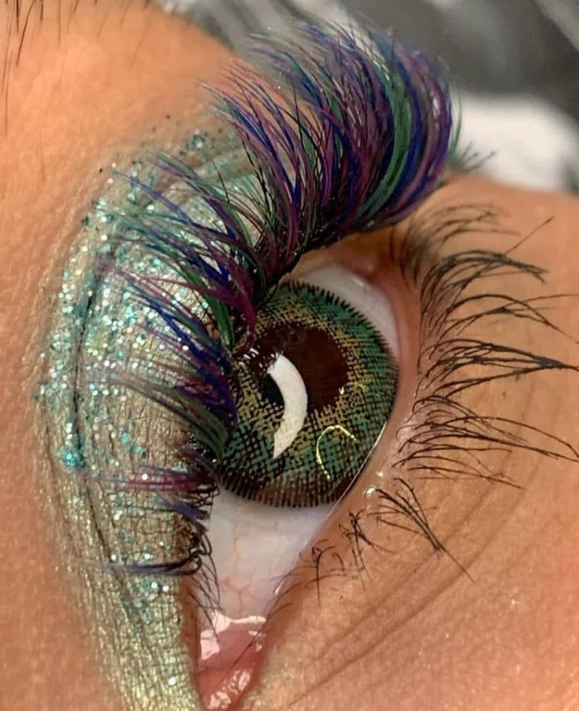 آموزش و خدمات تخصصی مژه بومرنگ در لاهیجان