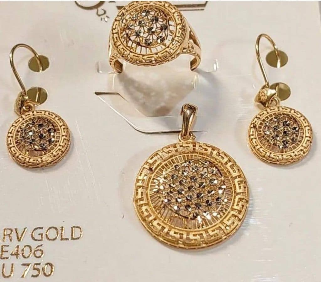 خرید و فروش طلا و جواهر کم اجرت نایس در حکیم اصفهان