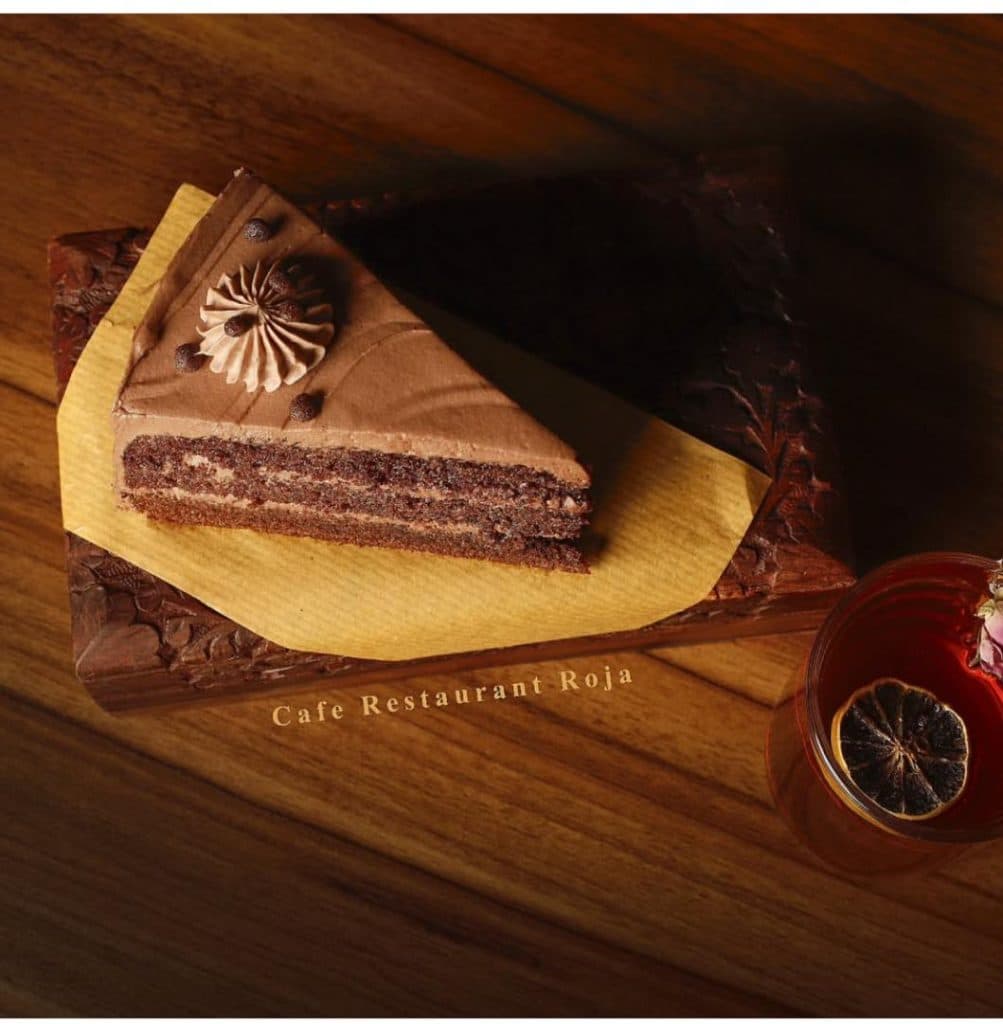 کافه رستوران روجا در غازیان انزلی