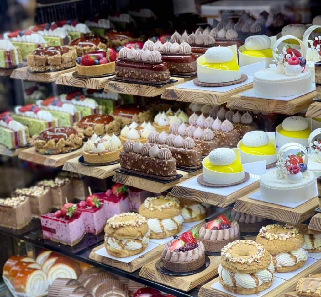 شیرینی سرای کاخ در شهریار