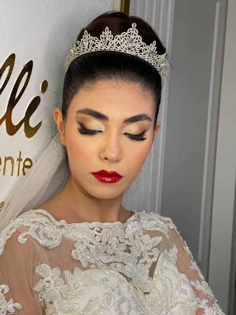 سالن تخصصی vip زیبایی عروس دلی در ولنجک تهران