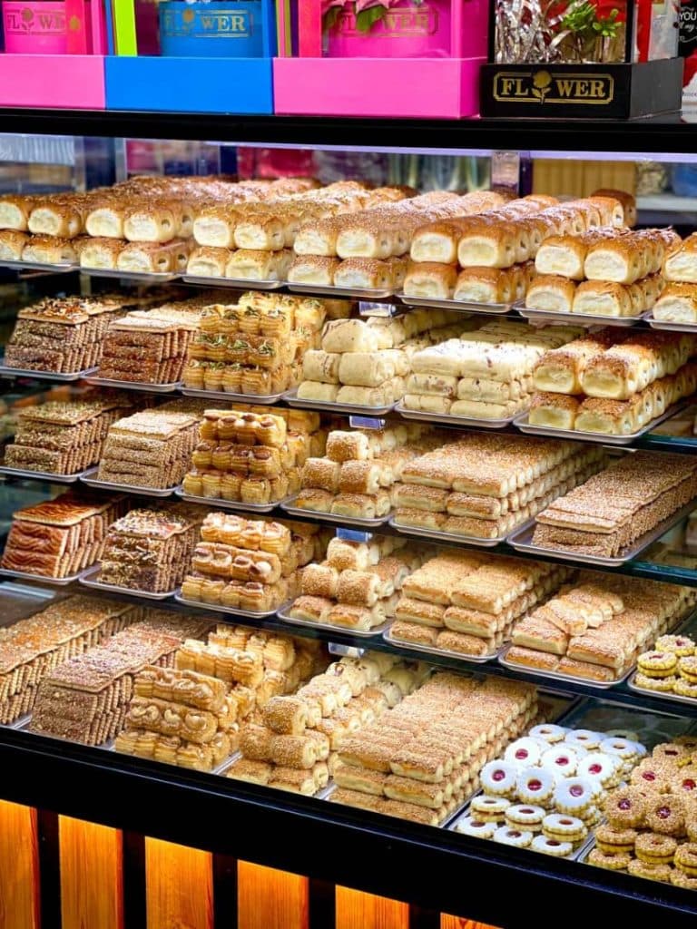 شیرینی سرای کاخ در شهریار