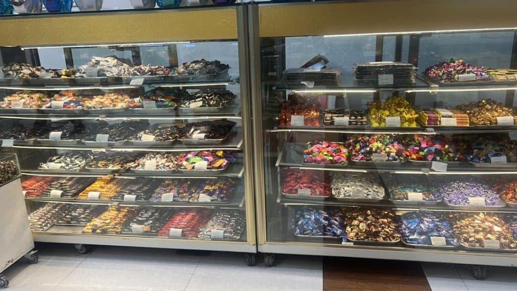 قنادی پانته آ در مشهد