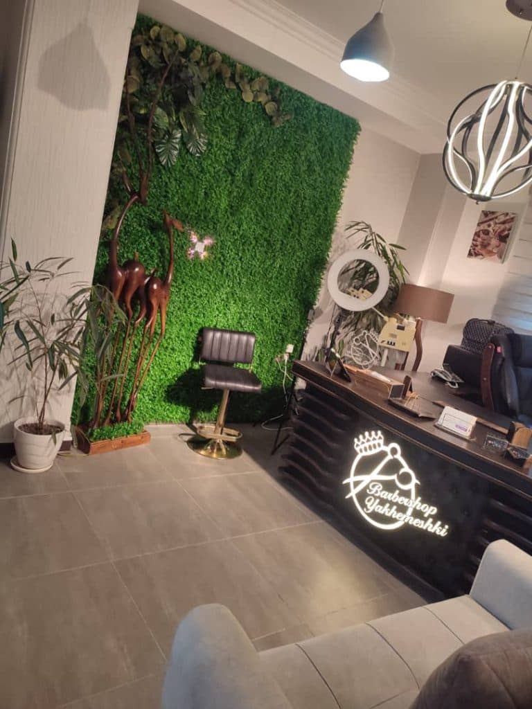 سالن پیرایش یخ مشکی در شهرک بهزاد بابل