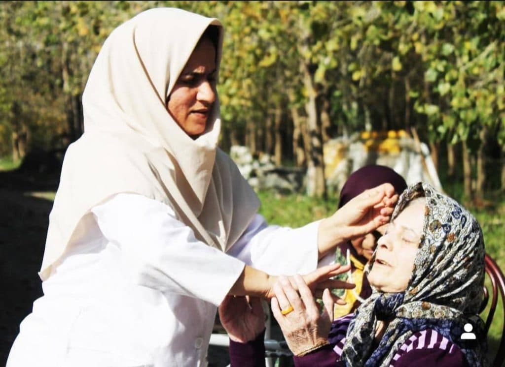 نگهداری سالمند دامون در میدان شهدا لاهیجان