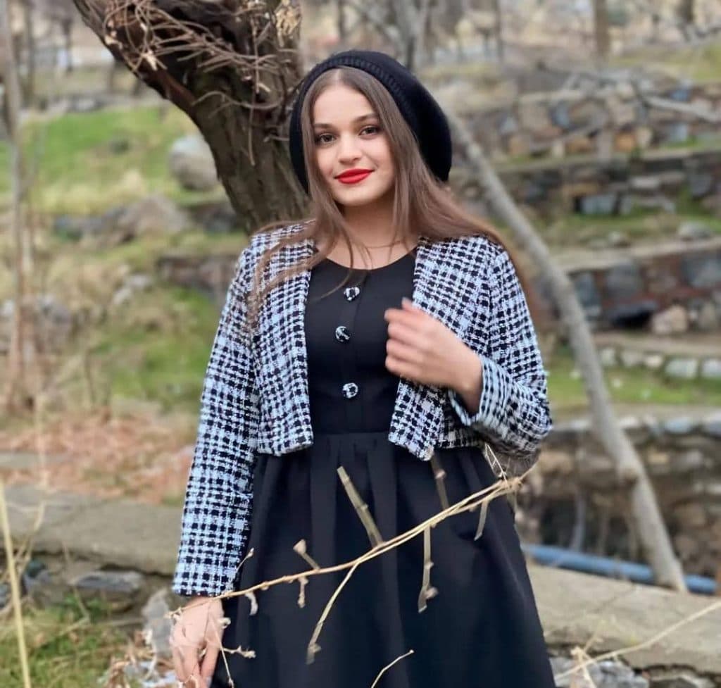 آموزشگاه فنی و حرفه ای طراحی دوخت احمدی در بانه