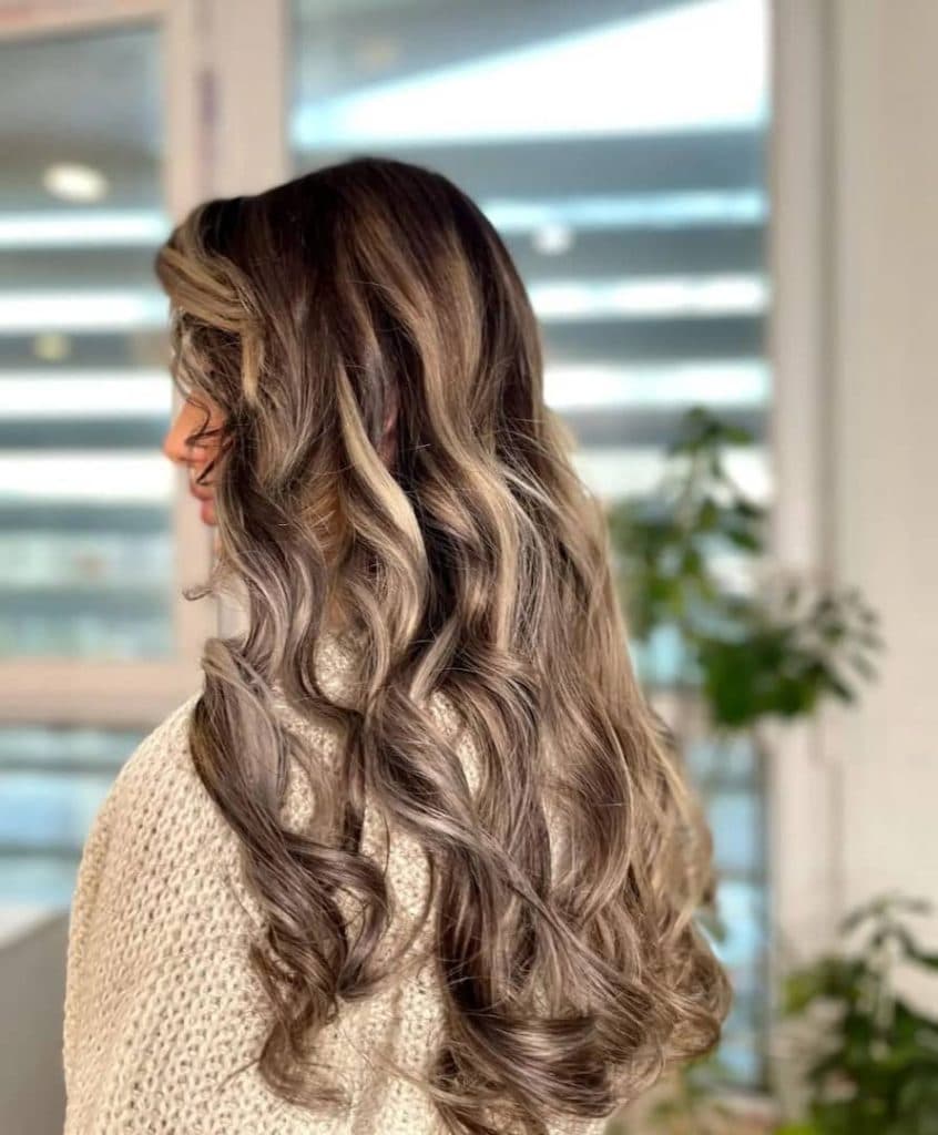 آموزش و خدمات تخصصی رنگ و لایت مو مریم حسن زاده فرد در مهرشهر کرج