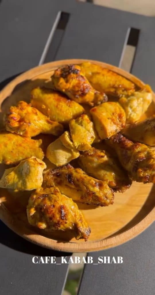 کافه کباب شب در میدان خزر ساری