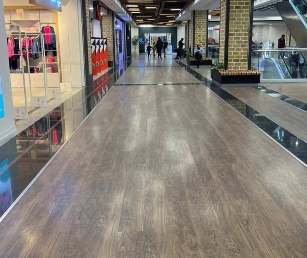 نصب و اجرای پارکت برادران حسین پور در علی آباد انزلی