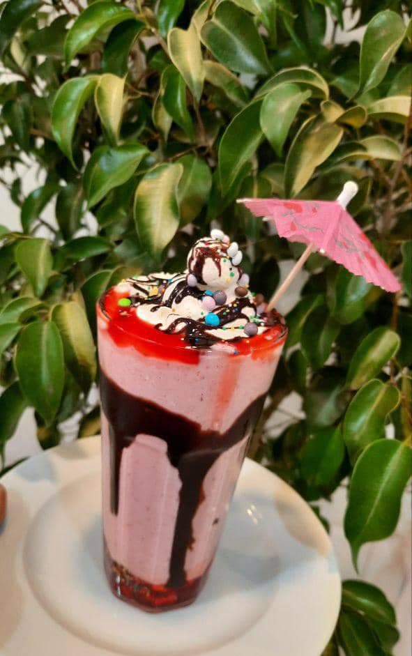 یخ در بهشت شهر بستنی در خمام