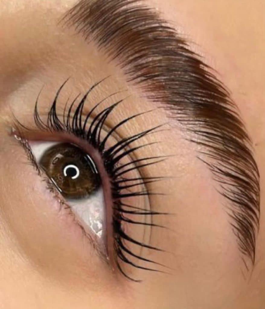 مرکز تخصصی مژه و ابرو جواهرکار در فاز 2 پردیس