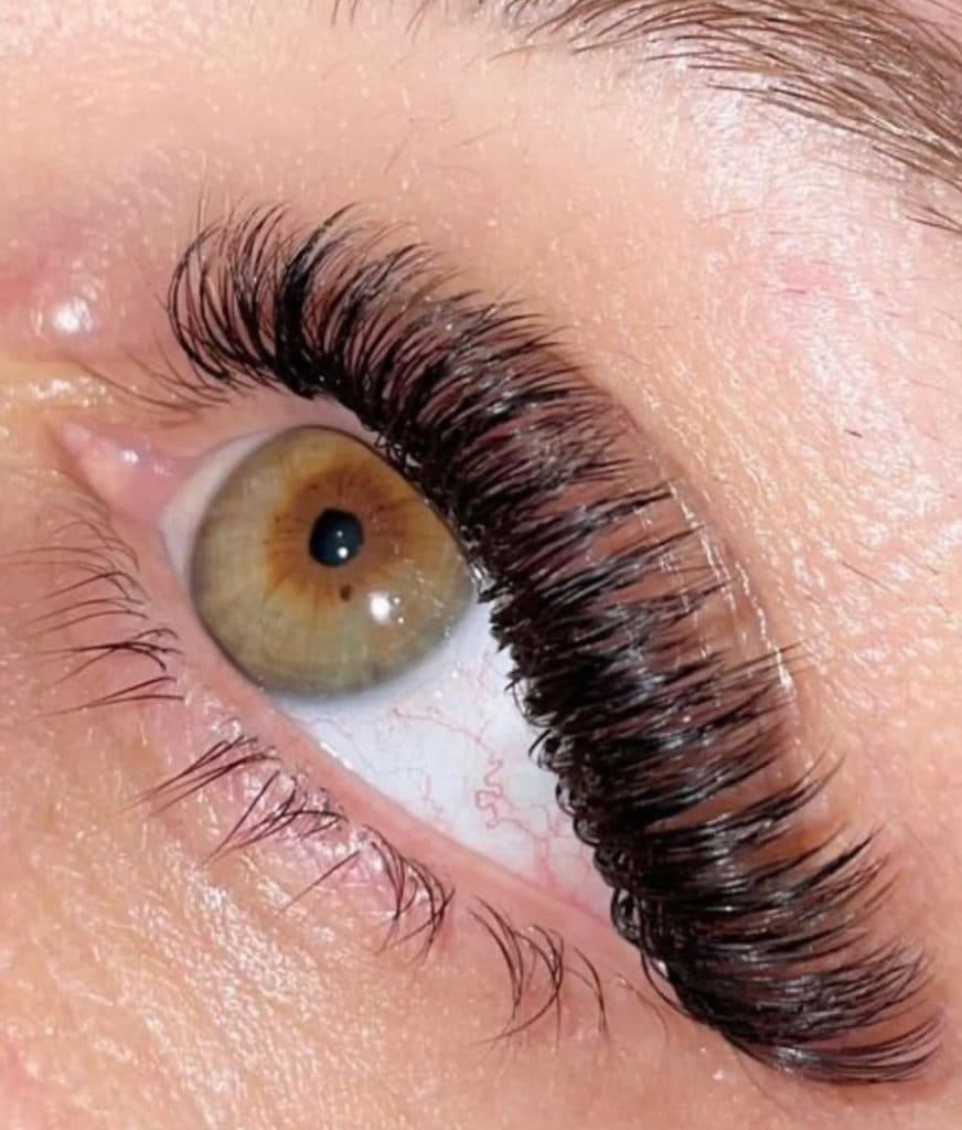 مرکز تخصصی مژه و ابرو جواهرکار در فاز 2 پردیس