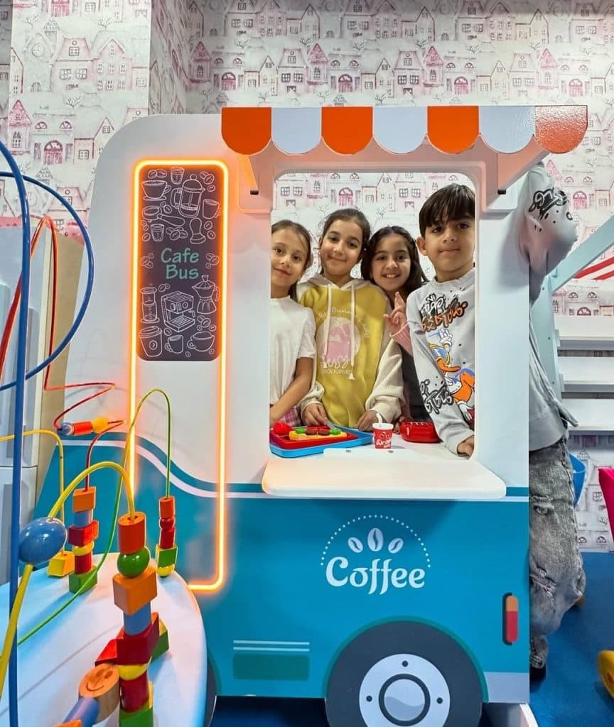 مرکز بازی vip دو زبانه سرزمین برفی در شهرک وائین شهریار