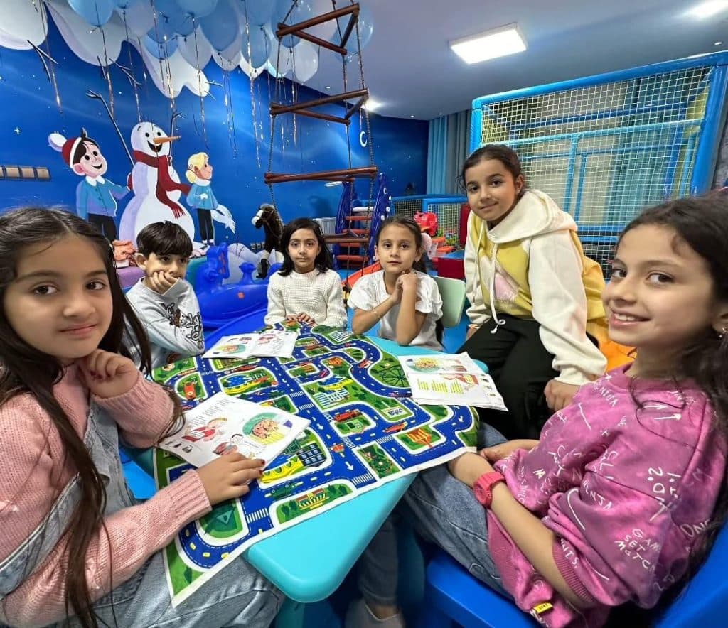 مرکز بازی vip دو زبانه سرزمین برفی در شهرک وائین شهریار