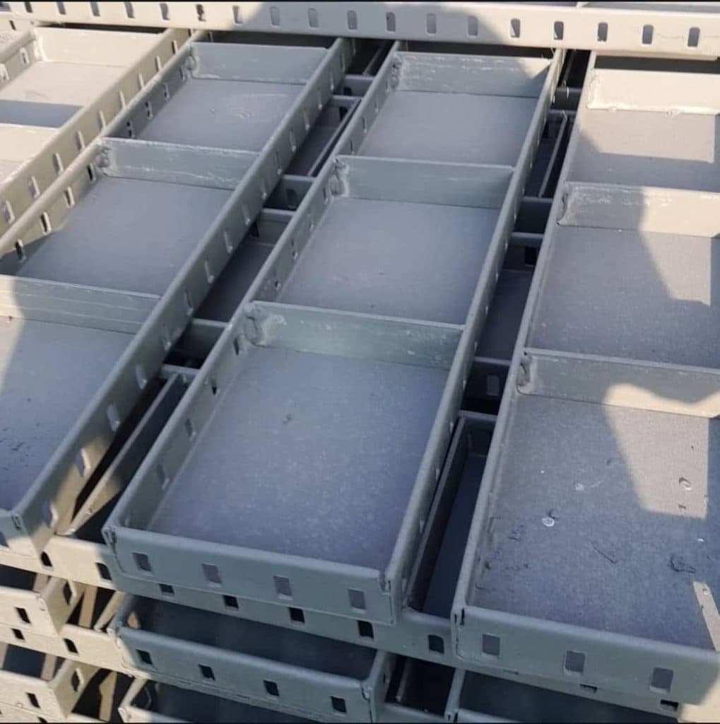 تولید قالب بتنی جک سقفی امیری در صحنه