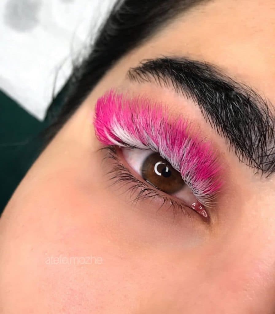 آکادمی تخصصی مژه عاطفه مجیدیان در میدان امام ساری