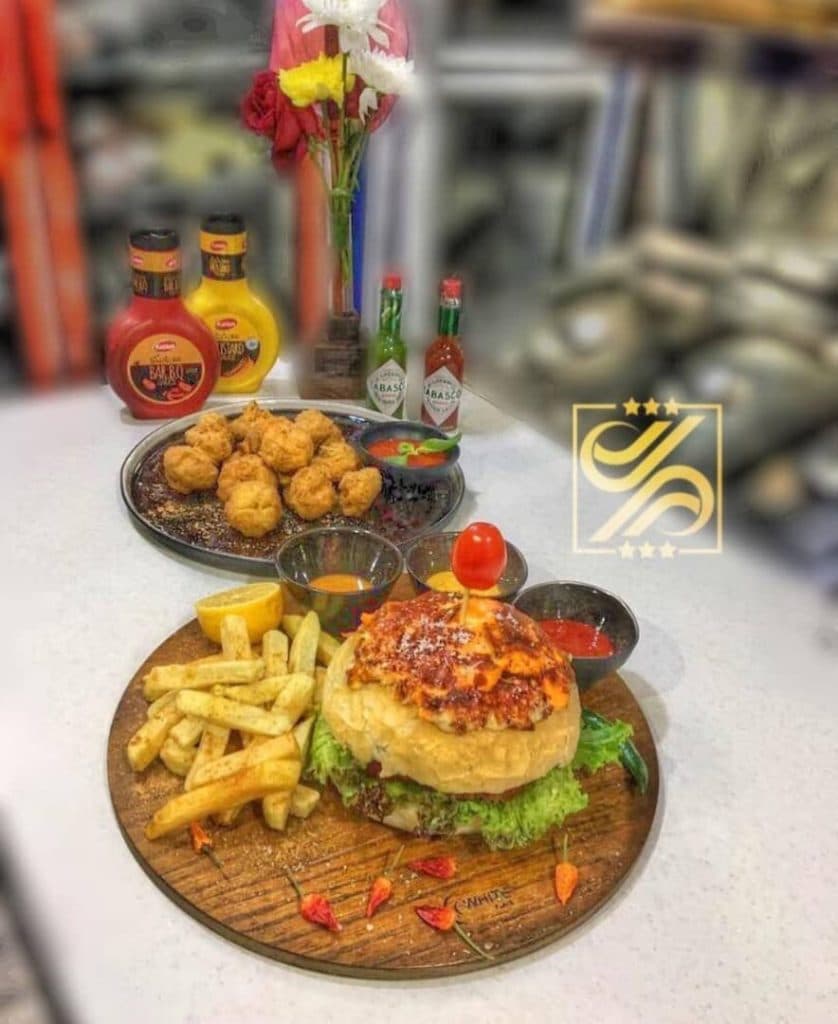 مجتمع پذیرایی هزار و یک شب در سدید بندرعباس