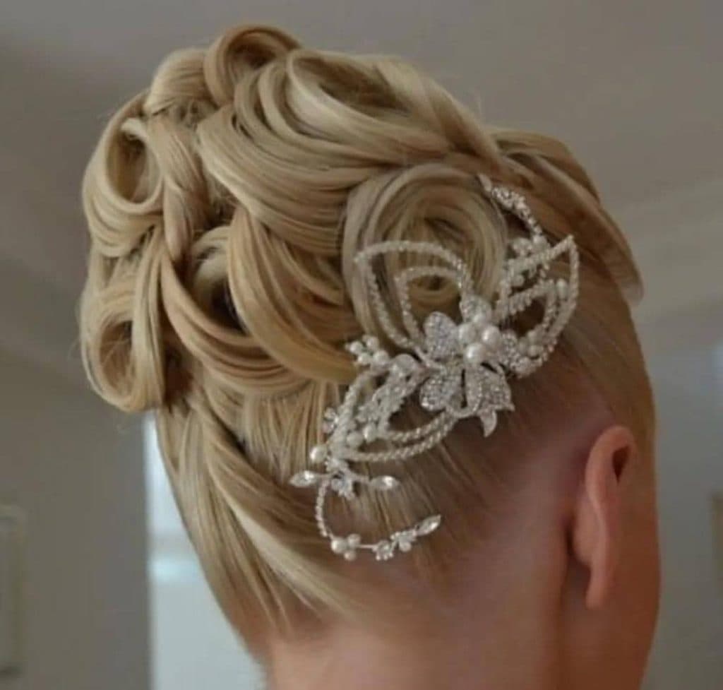 آموزشگاه مراقبت زیبایی شاینی در شاهین دژ