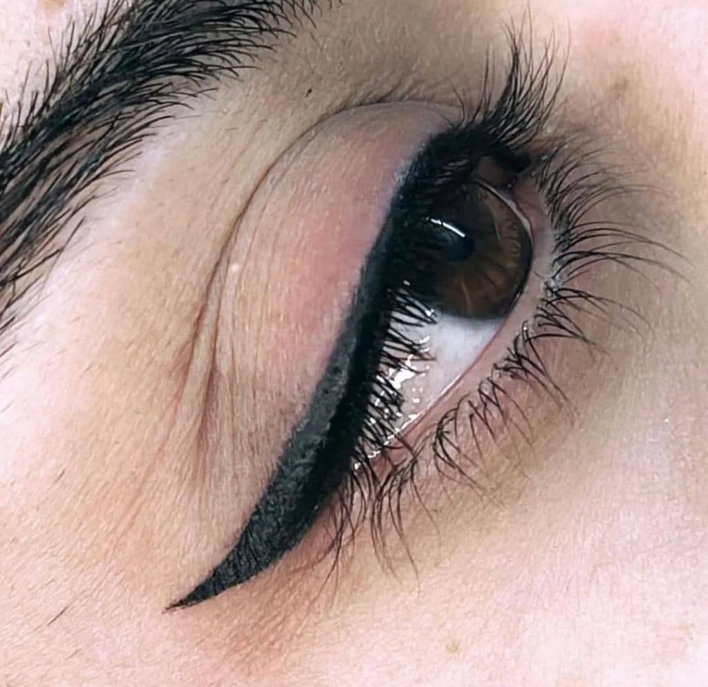 آموزشگاه مراقبت زیبایی شاینی در شاهین دژ