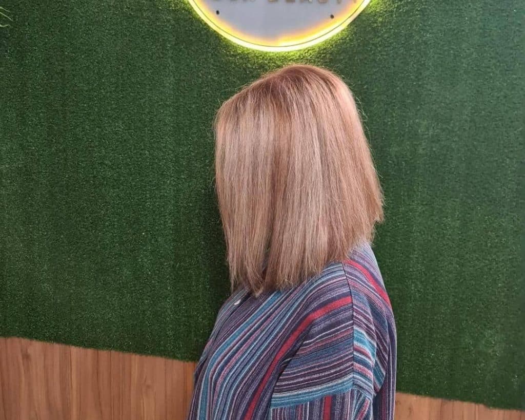 مرکز تخصصی زیبایی رزا در فیض اصفهان