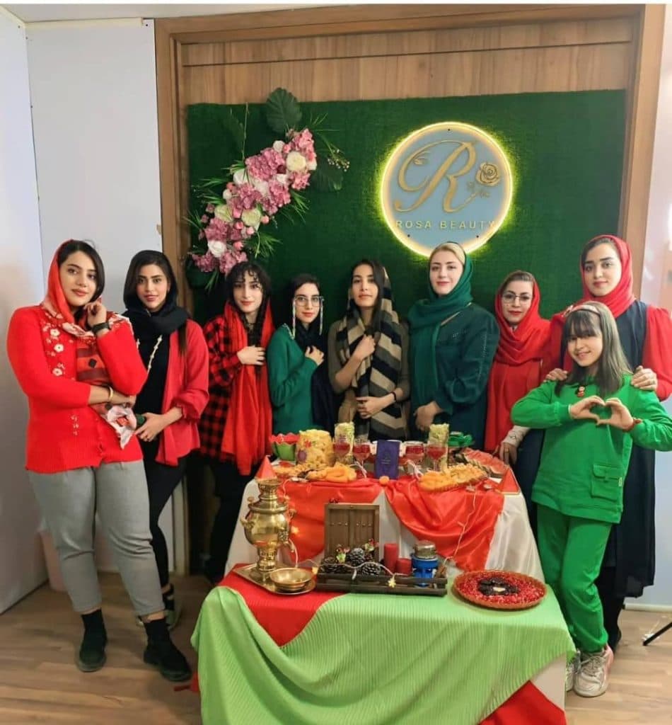 مرکز تخصصی زیبایی رزا در فیض اصفهان