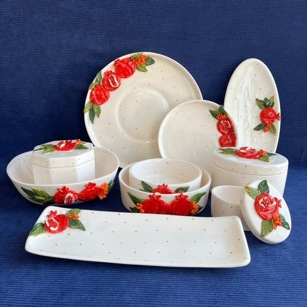 تولید و فروش ظروف سرامیکی گالری هنری آوا در زنجان