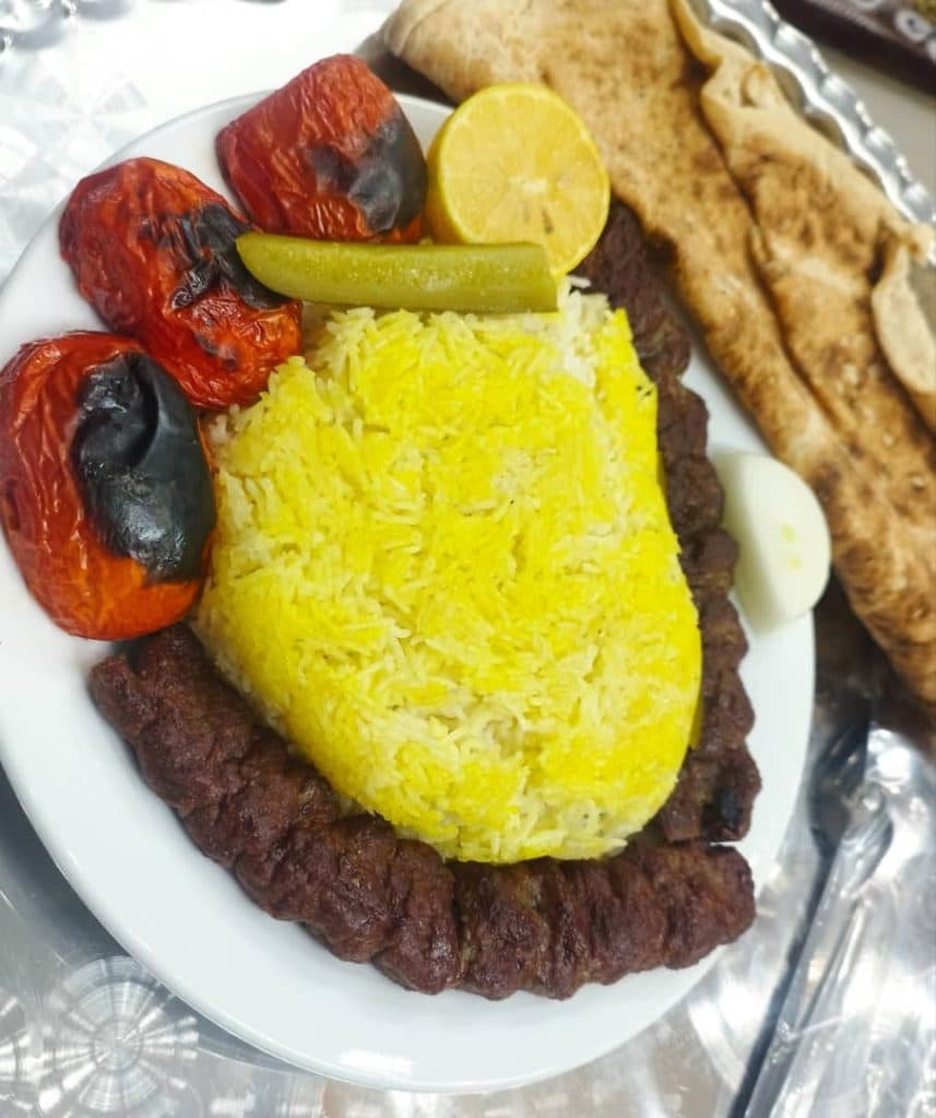 رستوران اصایل در بلوار گلستان اهواز