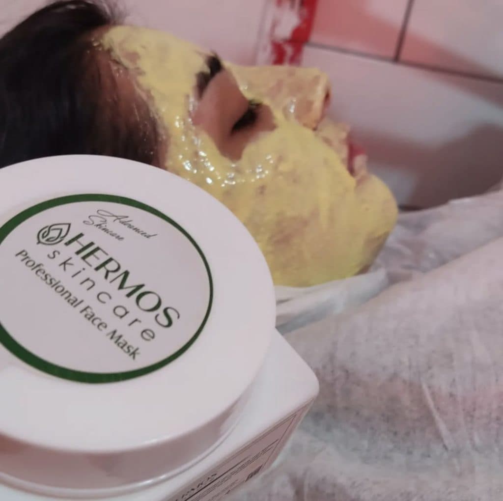 فشیال تخصصی پوست آرتیسا در فسا