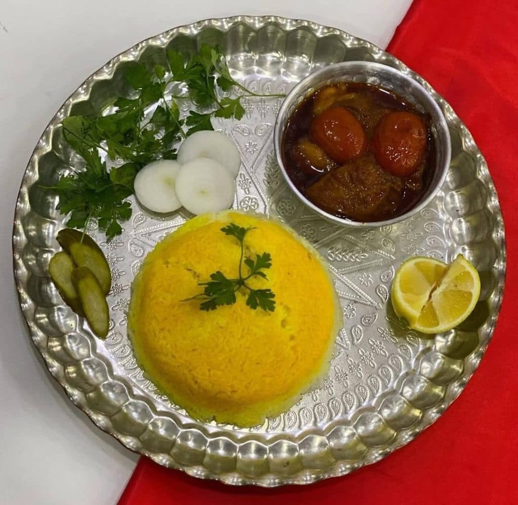 رستوران ملی مرکزی آقامولایی در کرمان