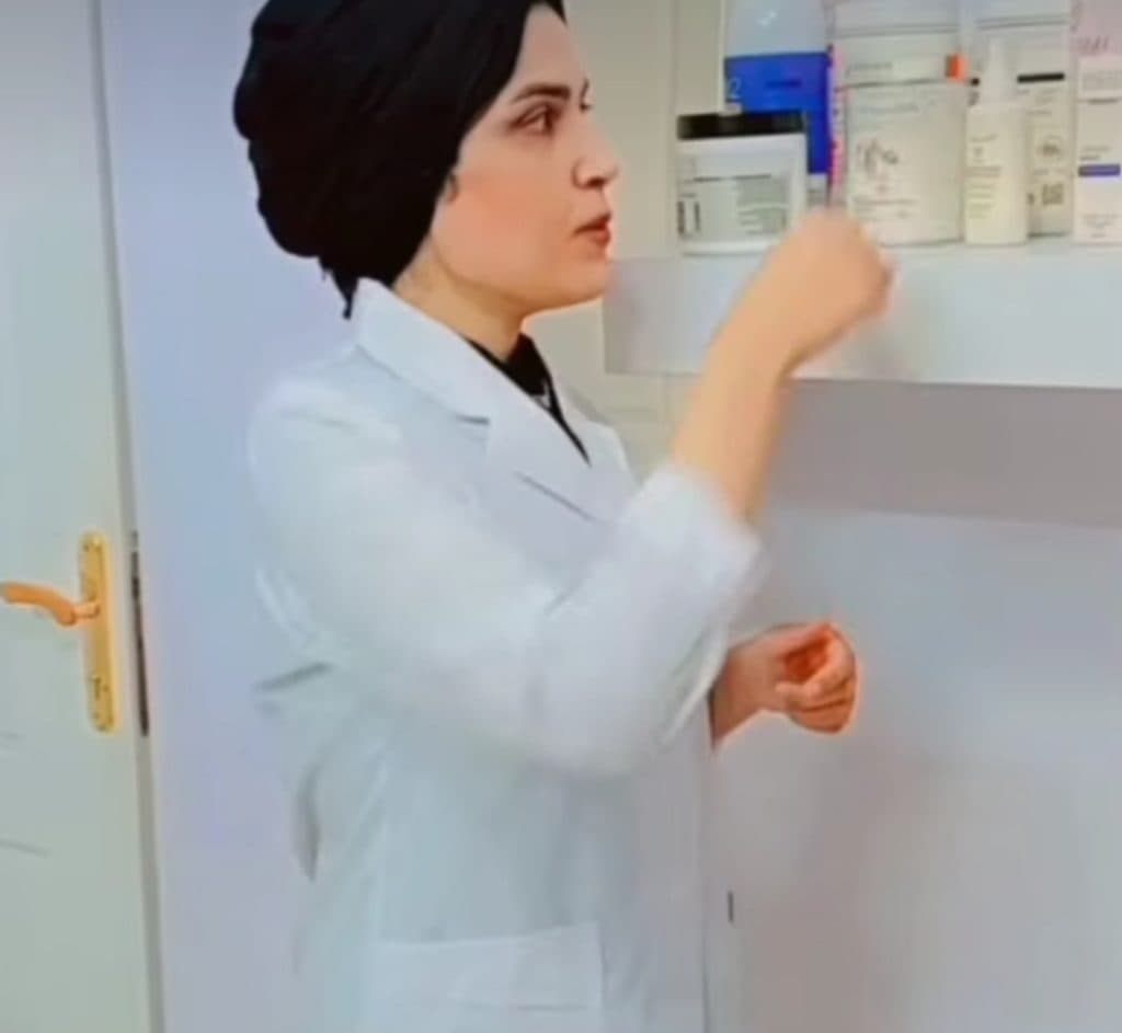 فیشال تخصصی پوست سمانه خمر در زاهدان